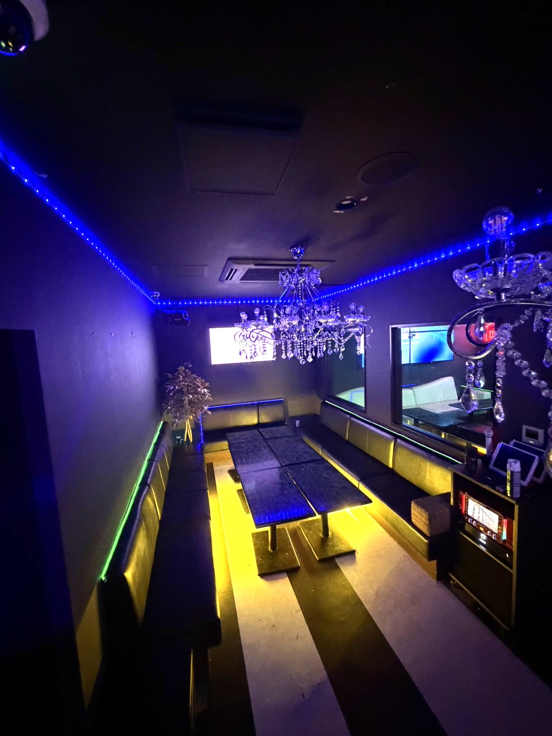 シャンデリアのあるVIPルーム